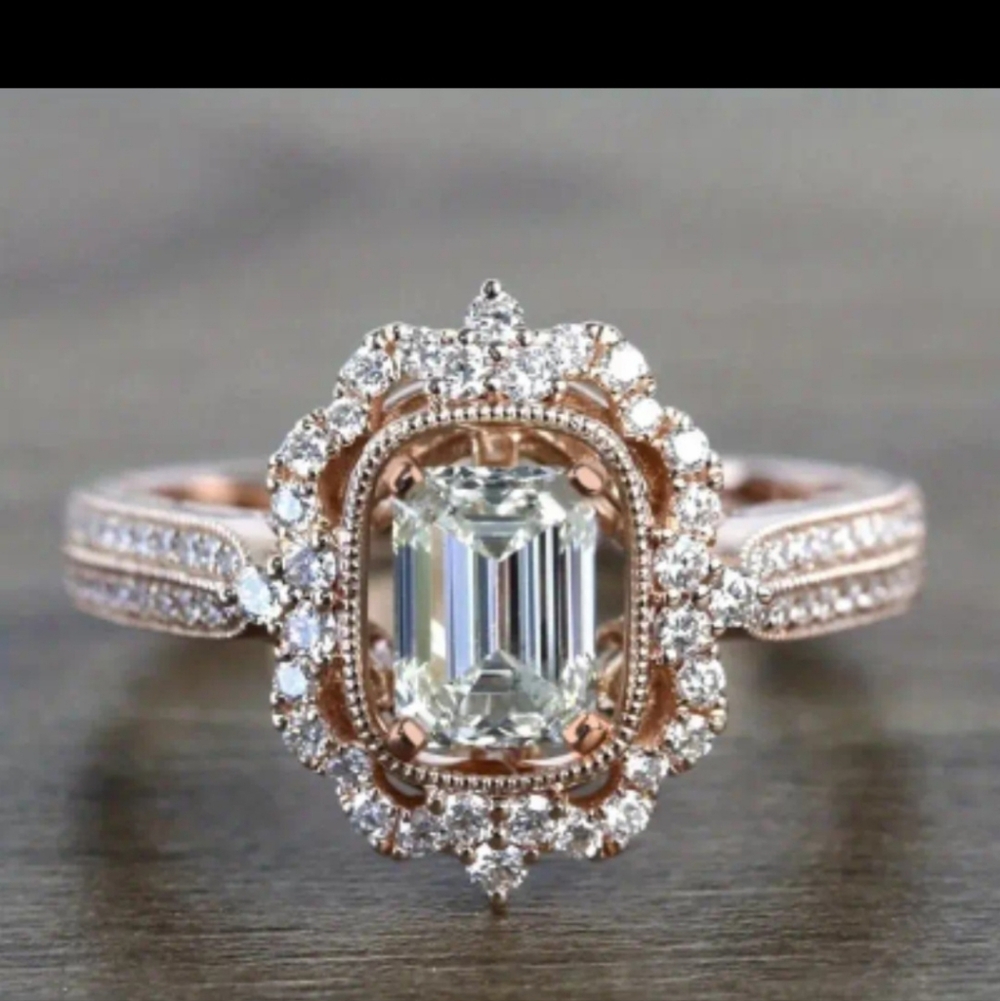 Elegant Rose Gold Diamond Ring